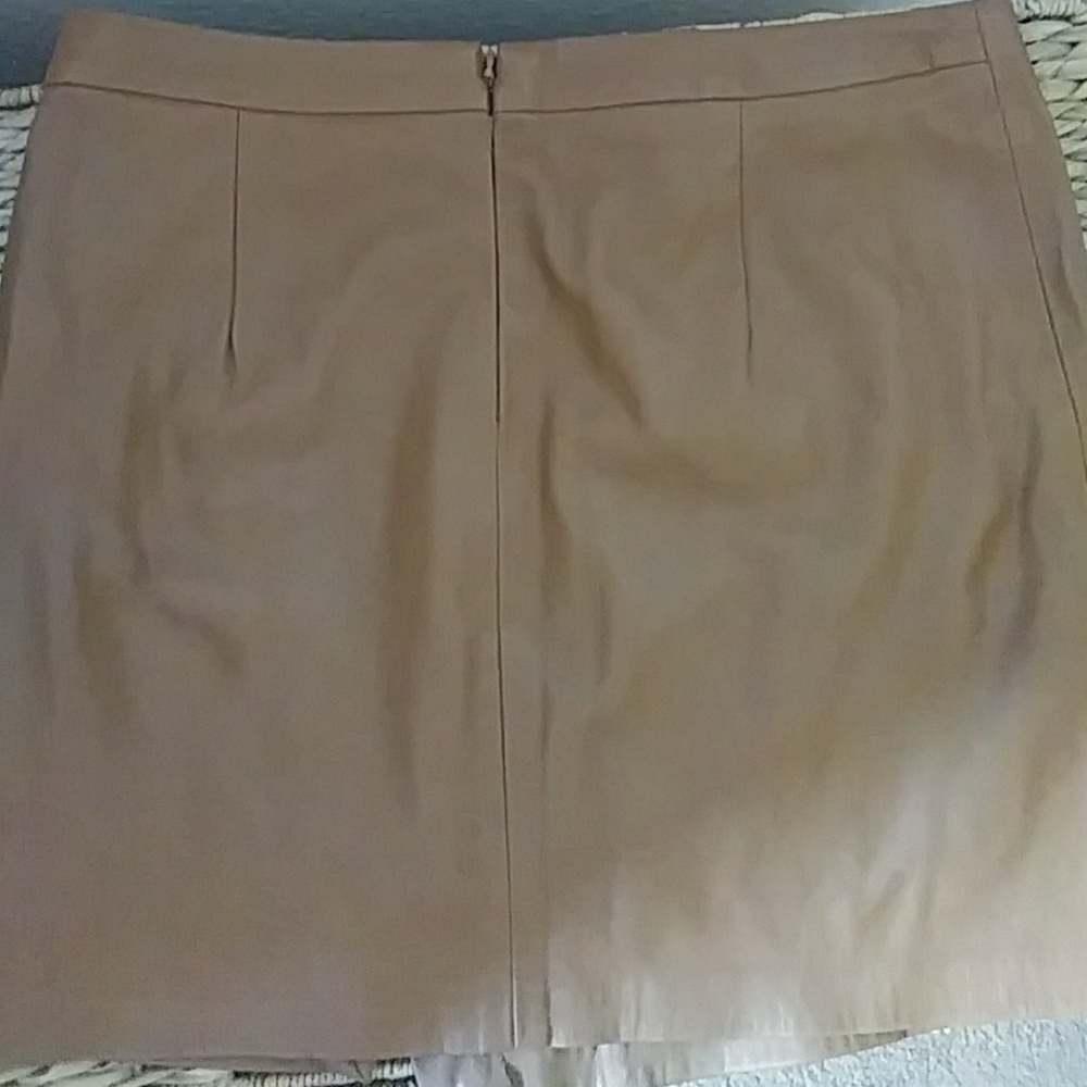 ZARA BASIC Skirts. - Picture 2 of 3